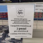 Prodotti razionati in supermercato Capua